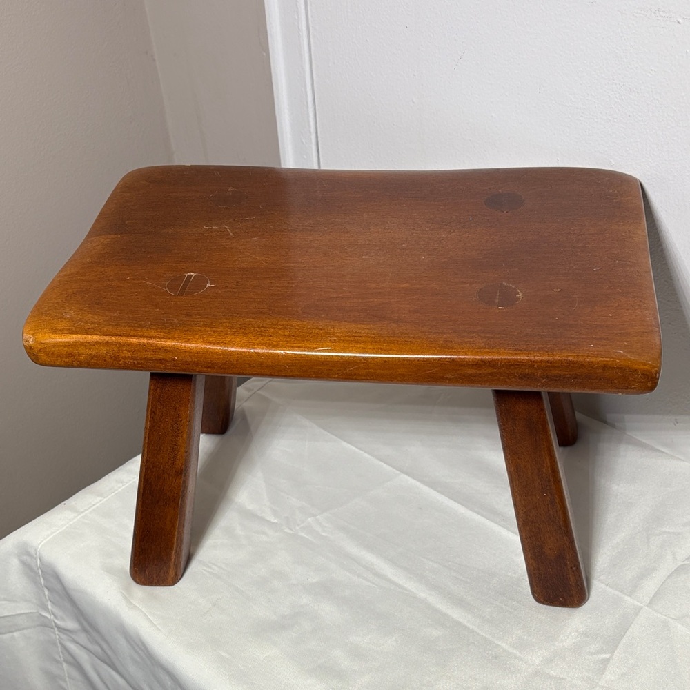 CUSHMAN COLONIAL CREATIONS Vintage Cricket Maplewood Stool #9038 Farmhouse Core